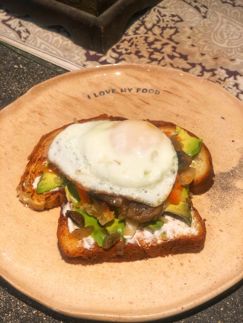 Toast de Champiñones y Huevo